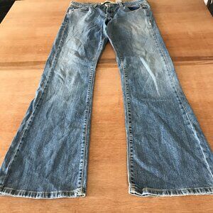 Levi's 519 Flare Jeans Women 11M Blue Mid Rise Medium Wash Stretch Skater Grunge